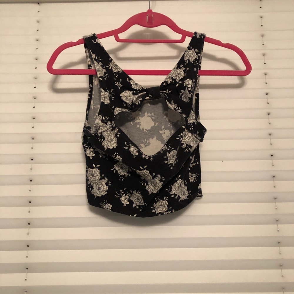 Floral cropped tank top - Picture 2 of 2